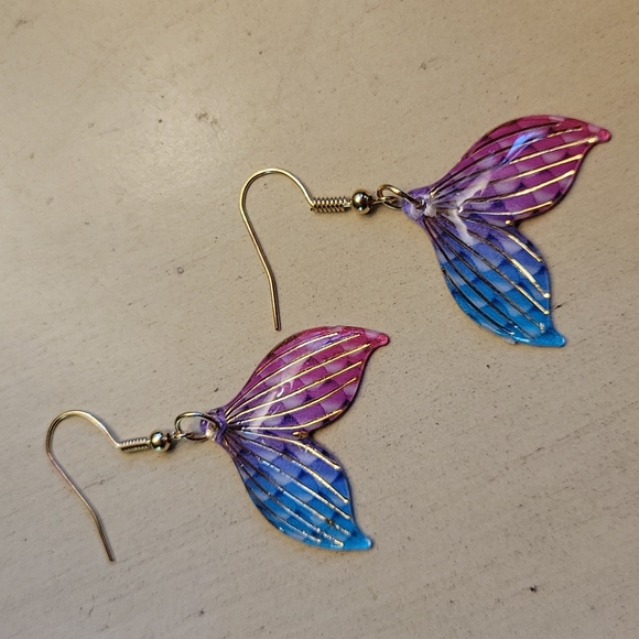 Mermaid Tail Dangle Earrings, gold tone, light weight - Picture 3 of 4